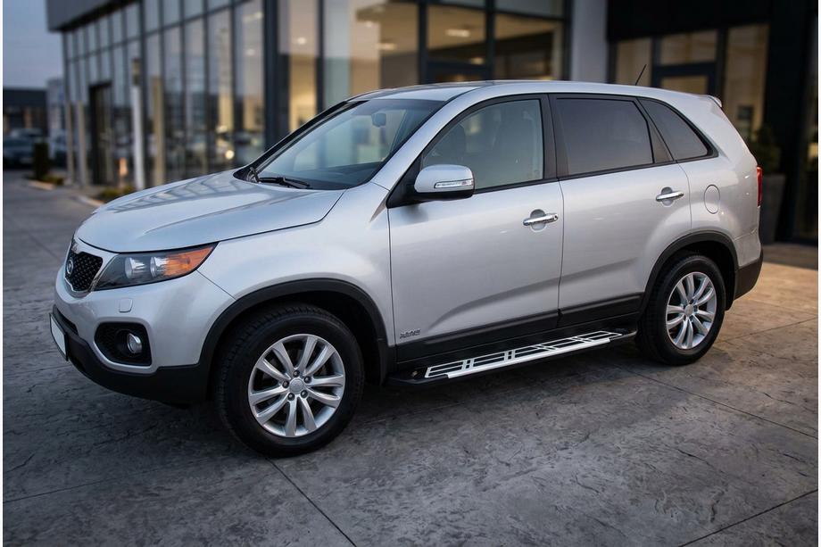 Kia Sorento II XM 2009–2014 Sunrise side steps (set van 2, aluminium) 2010-2013 Image