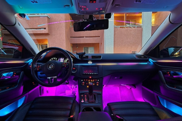Kun je ambientverlichting in een oudere auto installeren?