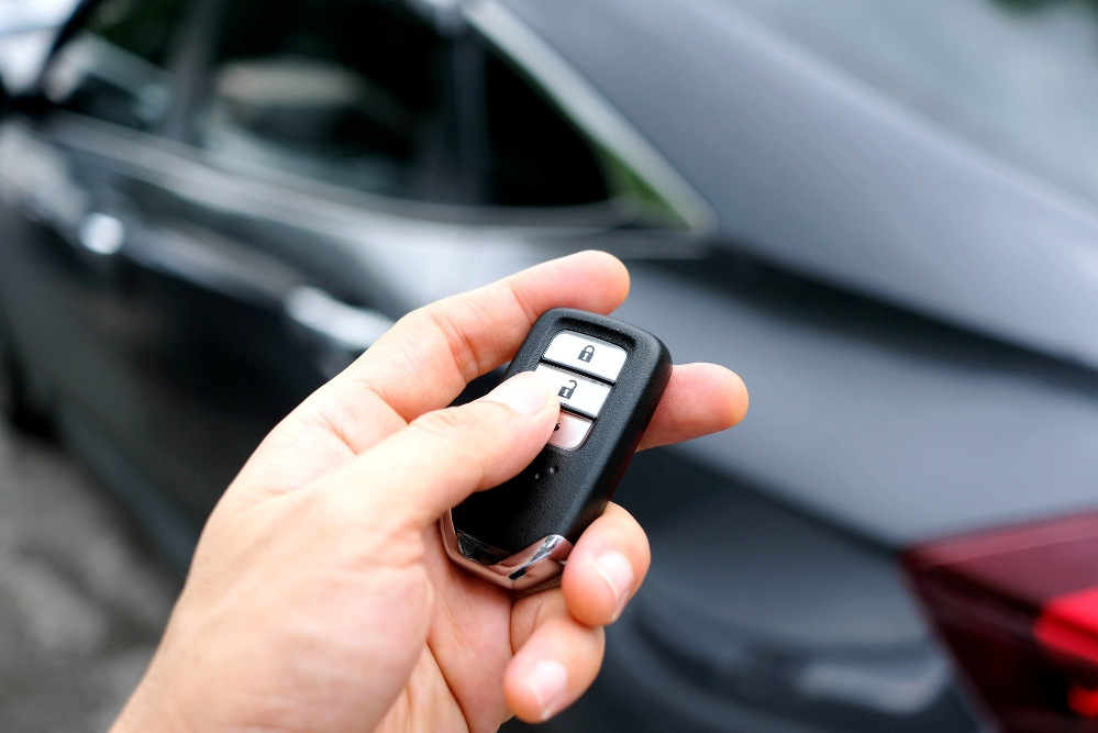 Waarom de auto niet opengaat met de afstandsbediening: mogelijke oorzaken