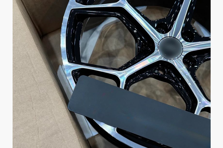 Audi A5 2016–2025 Gesmede OEM velgen R19 (4 stuks) Foto 9
