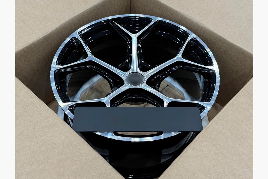 Audi A5 2016–2025 Gesmede OEM velgen R19 (4 stuks) Foto 4
