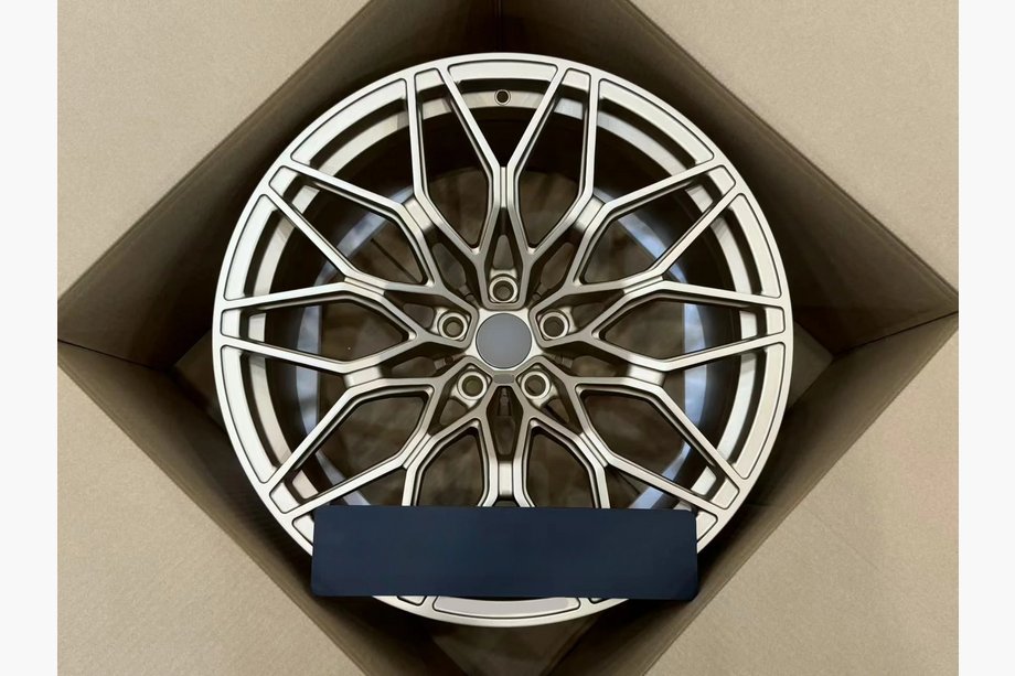 BMW 2 Serie G42 2021– OEM gesmede velgen R19 R20 V3 (4 stuks) Foto 2