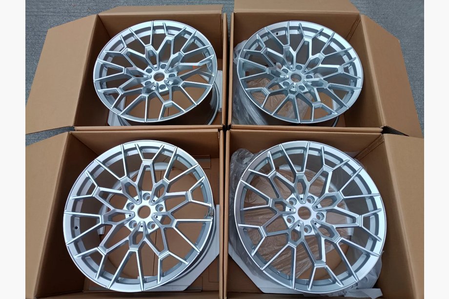 BMW 5/i5 Serie G60/G60E/G61 2023– Gesmede velgen OEM R22 V2 (set van 4) Foto 7