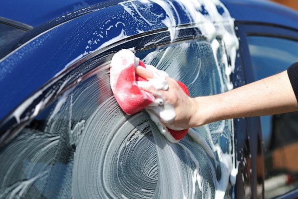 Zo kies je autoshampoo voor handmatig wassen