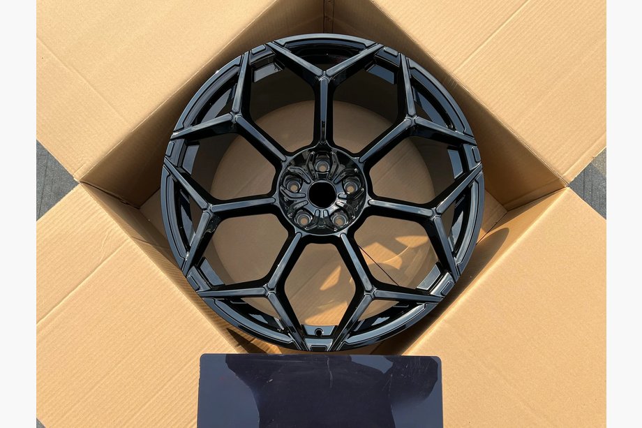 Lamborghini Urus 2018– Gesmede velgen OEM R23 V4 (4 stuks) Image