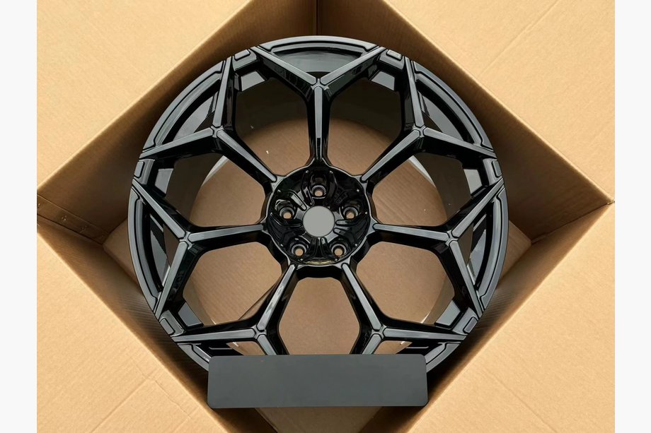 Lamborghini Urus 2018– Gesmede velgen OEM R23 V11 (4 stuks) Image