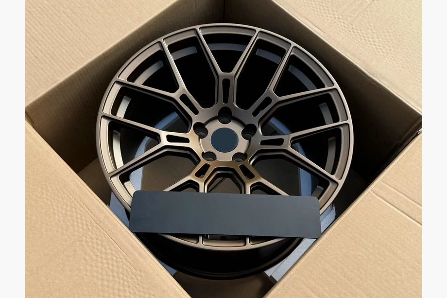 Lamborghini Huracan 2014– Gesmede OEM velgen R19 V1 (4 stuks) Foto 3