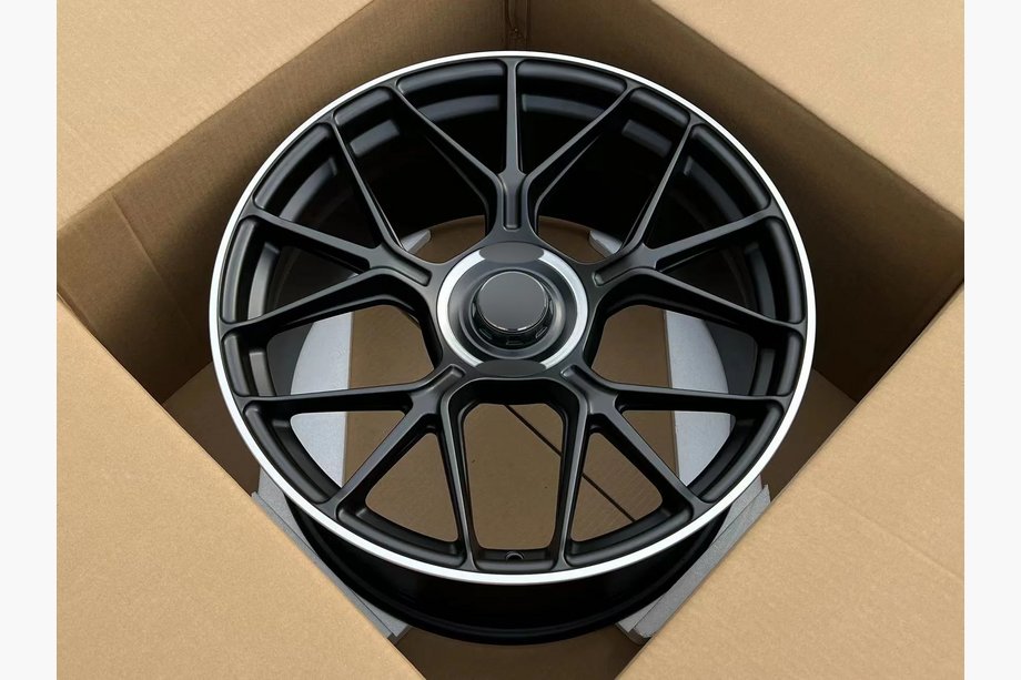 Mercedes AMG GT C190/R190 2014–2022 Gesmede velgen OEM R19 V2 (4 stuks) Foto 2