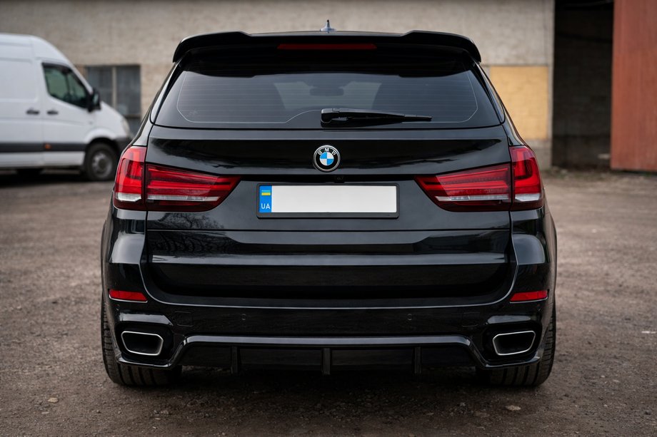 BMW X5 F15 2013–2018 Spoiler Black Warrior Image