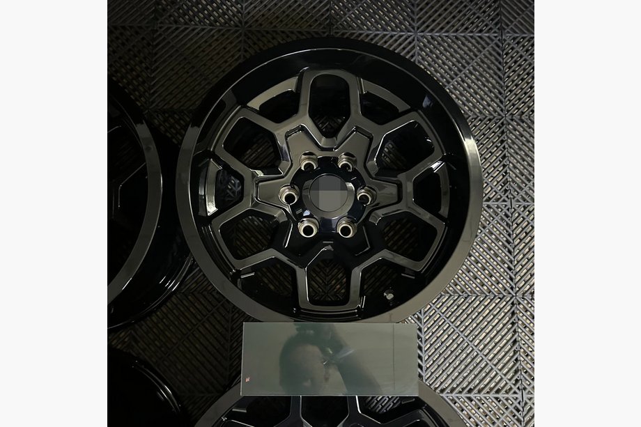 Toyota Hilux 2015– Gesmede velgen OEM R17 (4 stuks) Image