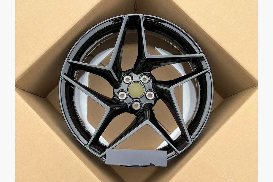 Ferrari 360 Gesmede OEM velgen R19 V1 (4 stuks) Image