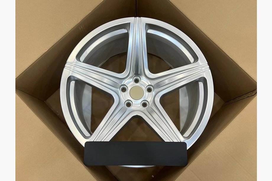 Ferrari 550 Gesmede OEM velgen R20 V1 (4 stuks) Image