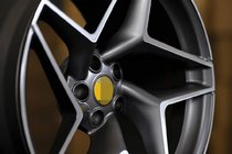 Ferrari F8 OEM gesmede velgen R21 (4 stuks) foto 3