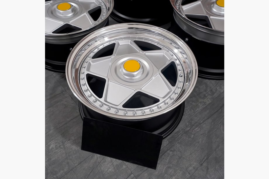 Ferrari F8 Gesmede OEM velgen R18/R19 (4 stuks) Image