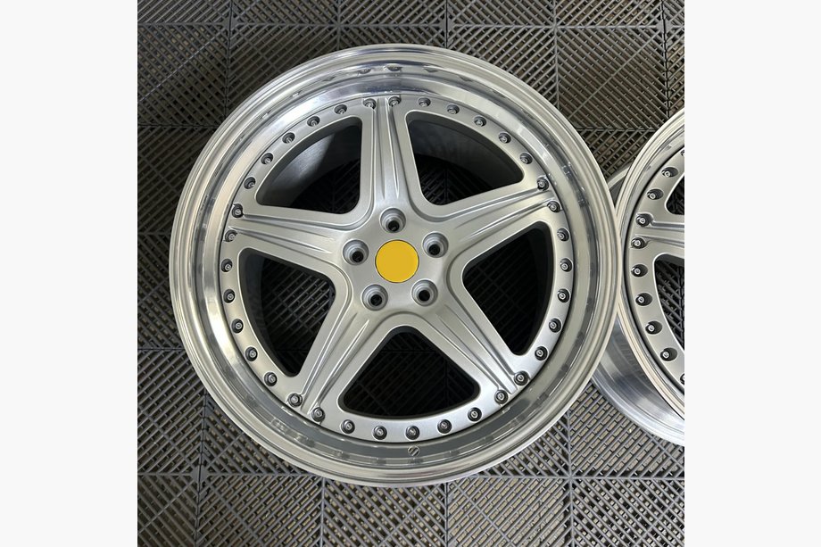 Ferrari 575M Maranello OEM gesmede velgen R20/R21 (4 stuks) Image