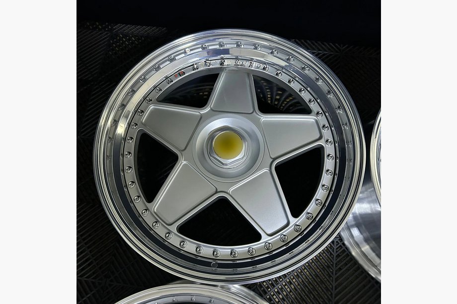 Ferrari F430 Gesmede OEM velgen R20 (4 st.) Image