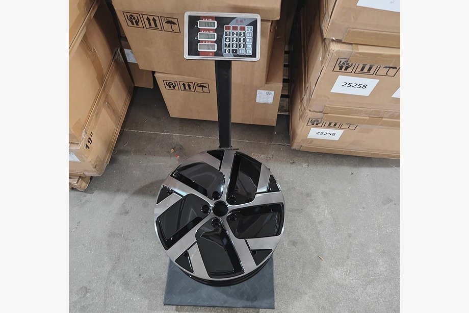 Lucid Air Gesmede OEM R19 V4 velgen (set van 4 stuks) Foto 10