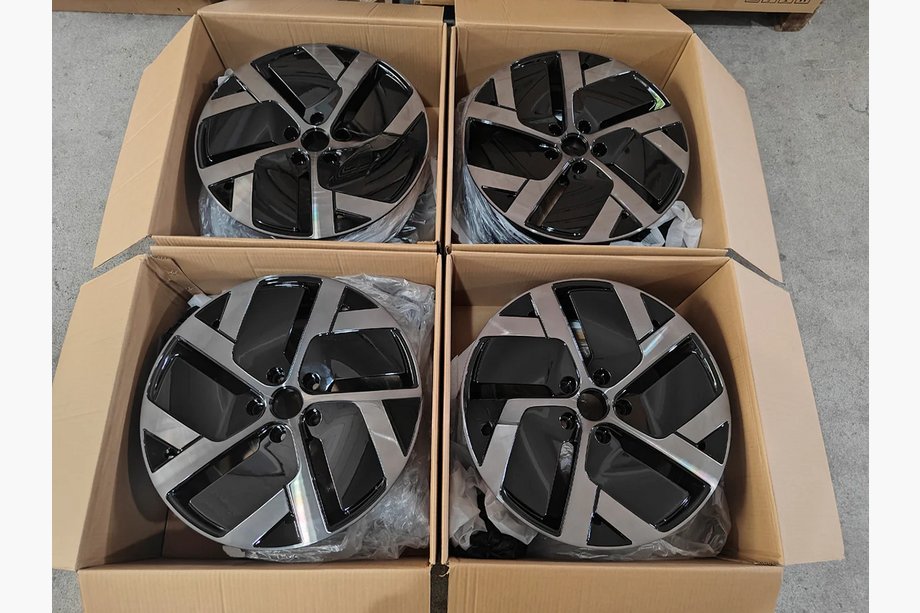 Lucid Air Gesmede OEM R19 V4 velgen (set van 4 stuks) Foto 6