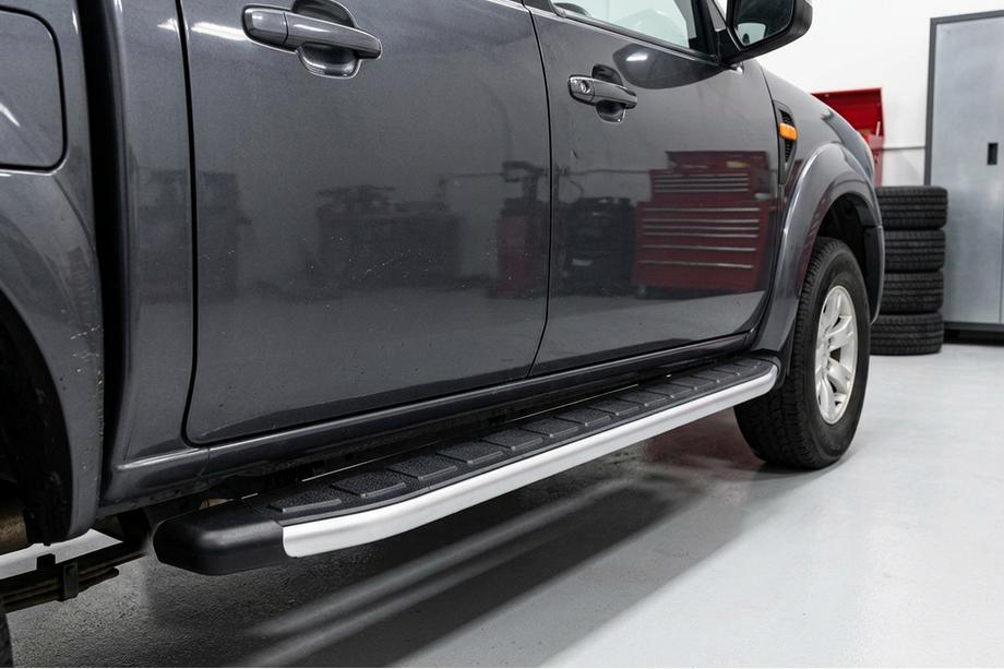 Mazda BT-50 2007–2012 Side steps Fullmond (2 stuks, aluminium) Image