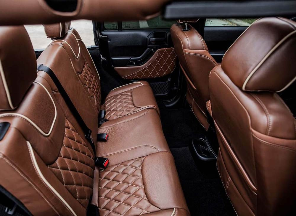 Zo verleng je de levensduur van het leren auto-interieur