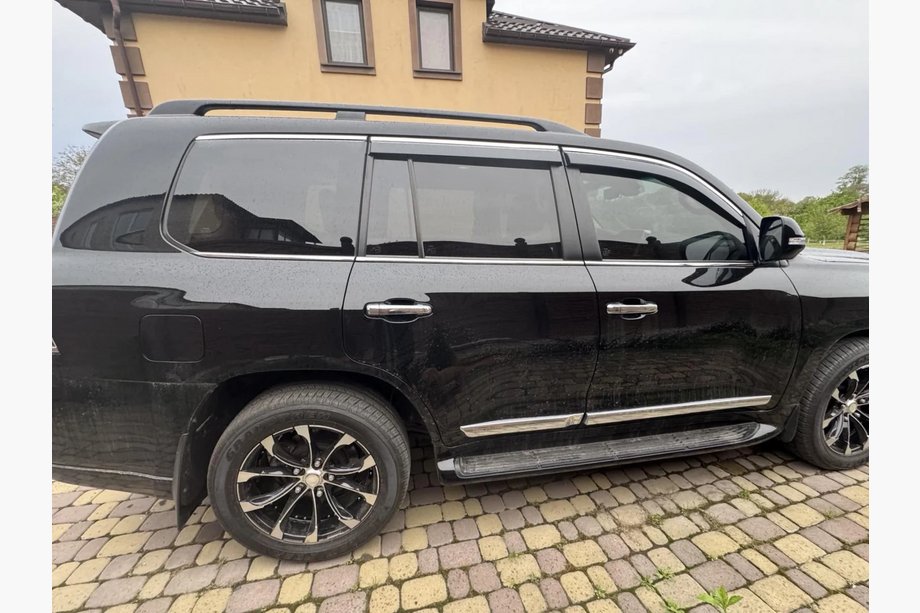 Toyota Land Cruiser 200 2007–2021 Windschermen met chromen sierlijst Niken Luxury (4 stuks) Foto 6