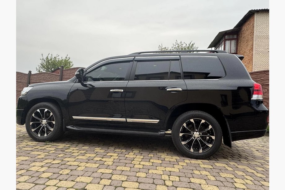 Toyota Land Cruiser 200 2007–2021 Windschermen met chromen sierlijst Niken Luxury (4 stuks) Foto 5