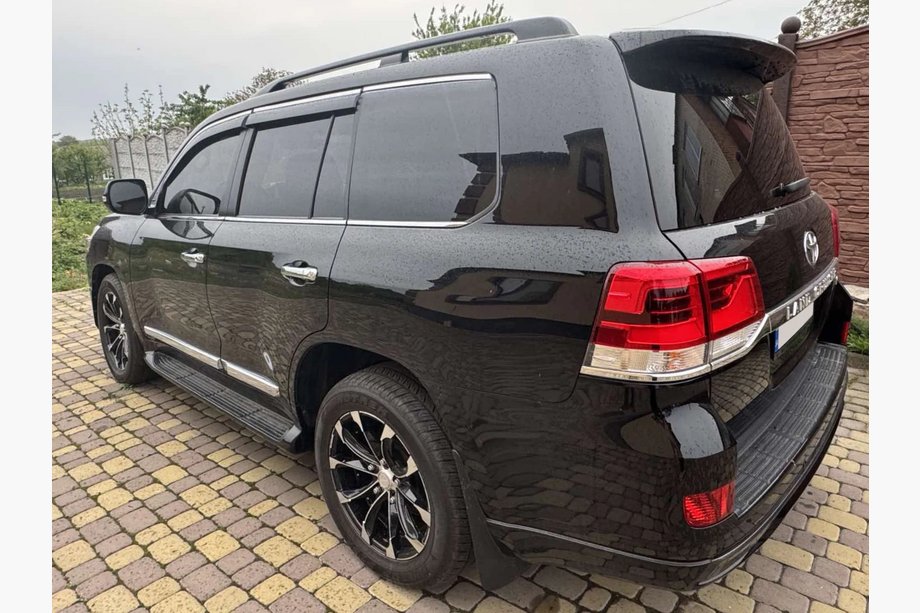 Toyota Land Cruiser 200 2007–2021 Windschermen met chromen sierlijst Niken Luxury (4 stuks) Foto 4