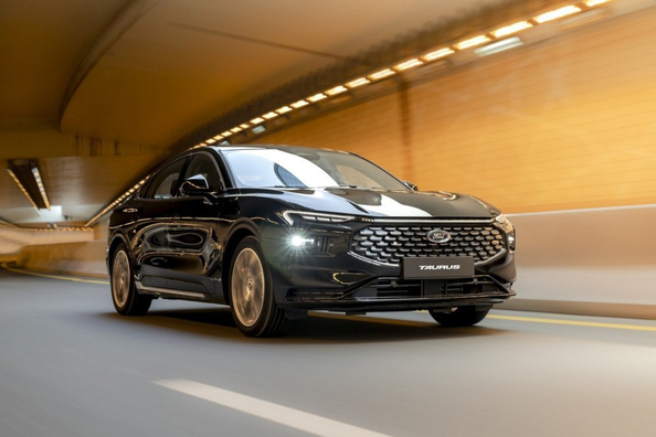 Ford Taurus achtste generatie: review van de comfortabele sedan Foto 3
