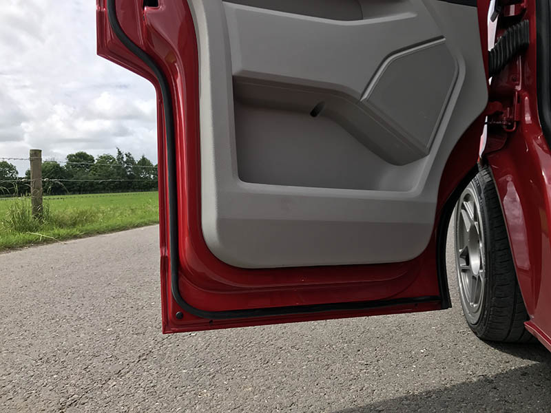 Extra deurafdichtingen voor je auto: Comfort en stilte