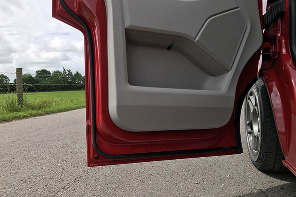 Extra deurafdichtingen voor je auto: Comfort en stilte