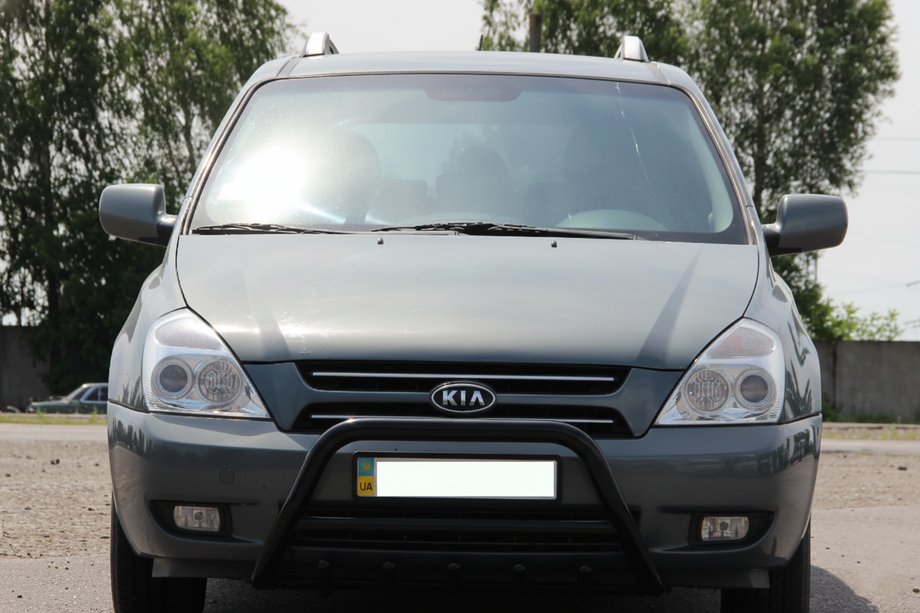 Kia Carnival 2002–2013 Bullbar WT003 Black (RVS) Image