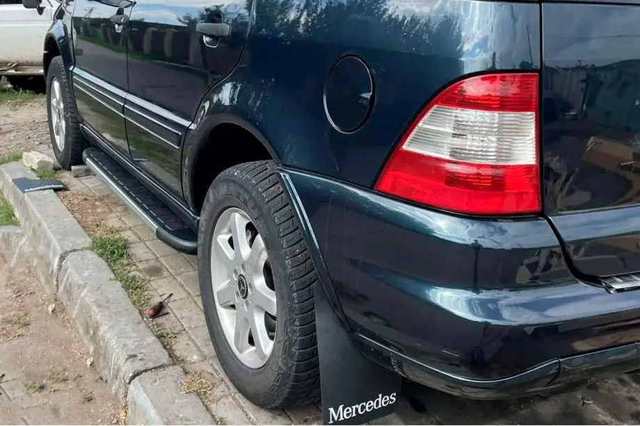 Mercedes ML W163 1997–2005 Duru side steps (2 stuks, aluminium) Image