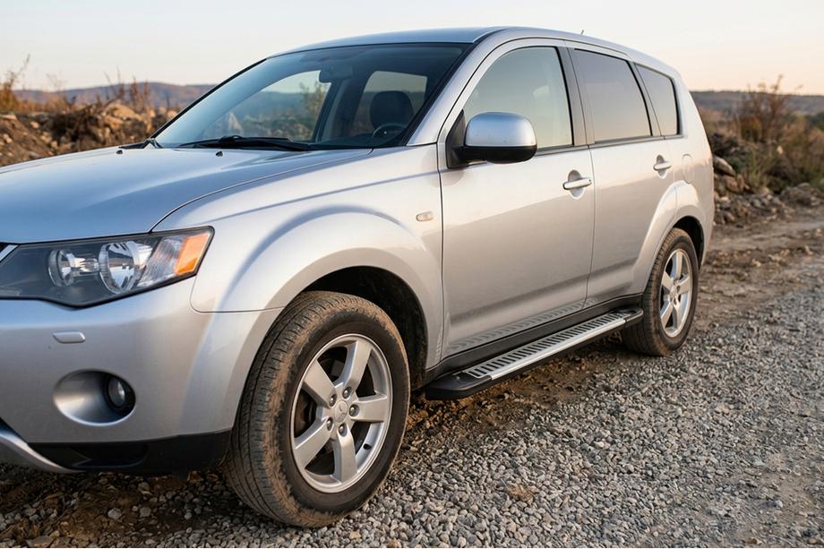 Mitsubishi Outlander 2006–2012 Side steps Line (2 stuks, aluminium) Image