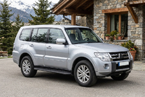 Mitsubishi Pajero Wagon IV 2006–2021 Bosphorus Black side steps (2 st., aluminium) foto 1