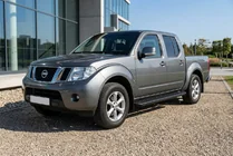 Nissan Navara 2006–2015 Allmond Black side steps (2 st., aluminium) foto 1