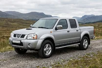 Nissan NP300 1999–2015 Maydos V1 zijtreden (set 2 stuks, aluminium + RVS) foto 1