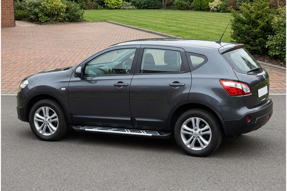 Nissan Qashqai 2010–2014 Sunrise side steps (set van 2, aluminium) Image
