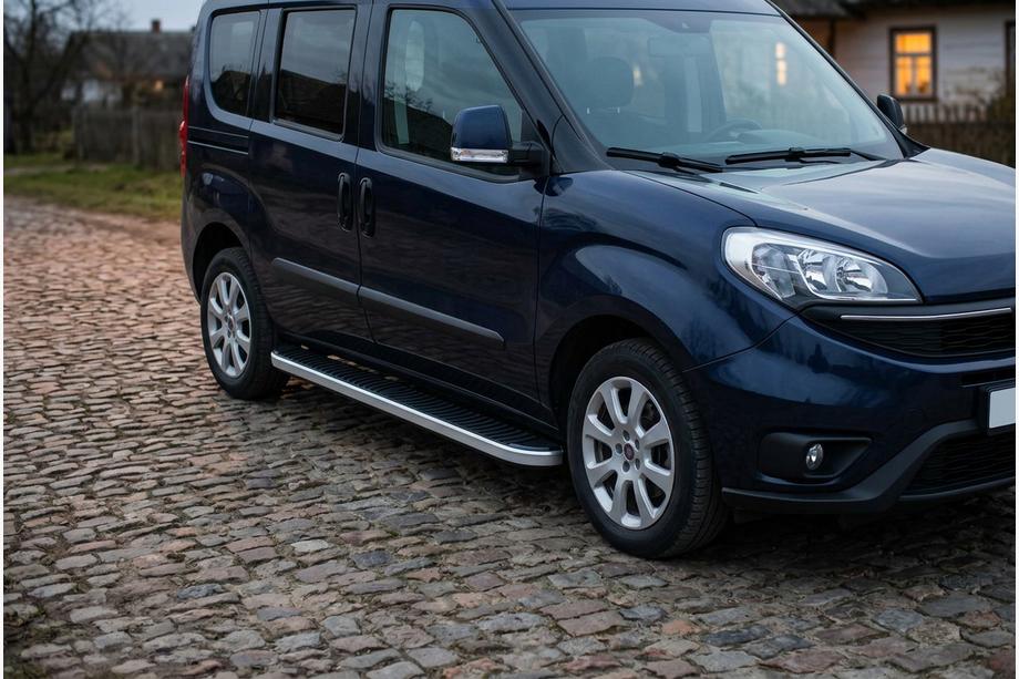 Opel Combo 2012–2018 Side steps Tayga Grey (set van 2, aluminium) Image