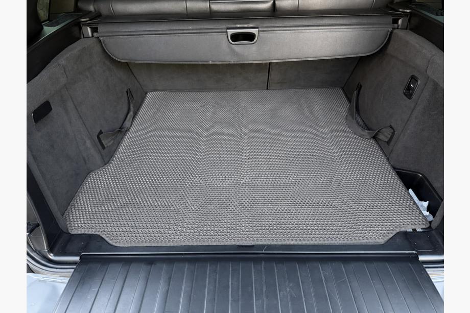 BMW X5 E70 2007–2013 Rubberen kofferbakmat Carsuit (Grijs) Image