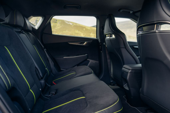 Review van de vernieuwde elektrische crossover Kia EV6 GT 2025 Foto 7