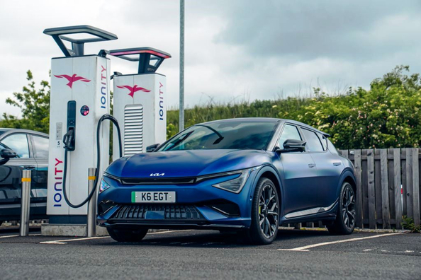 Review van de vernieuwde elektrische crossover Kia EV6 GT 2025 Foto 2