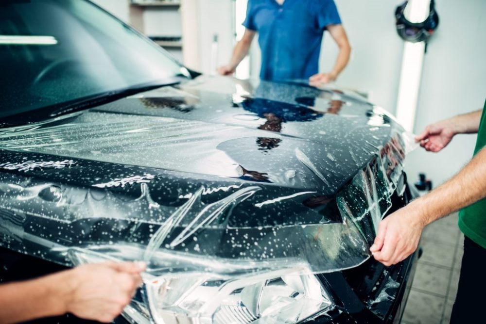 Beschermfolie op de auto: is het de moeite en wanneer is het zinvol?
