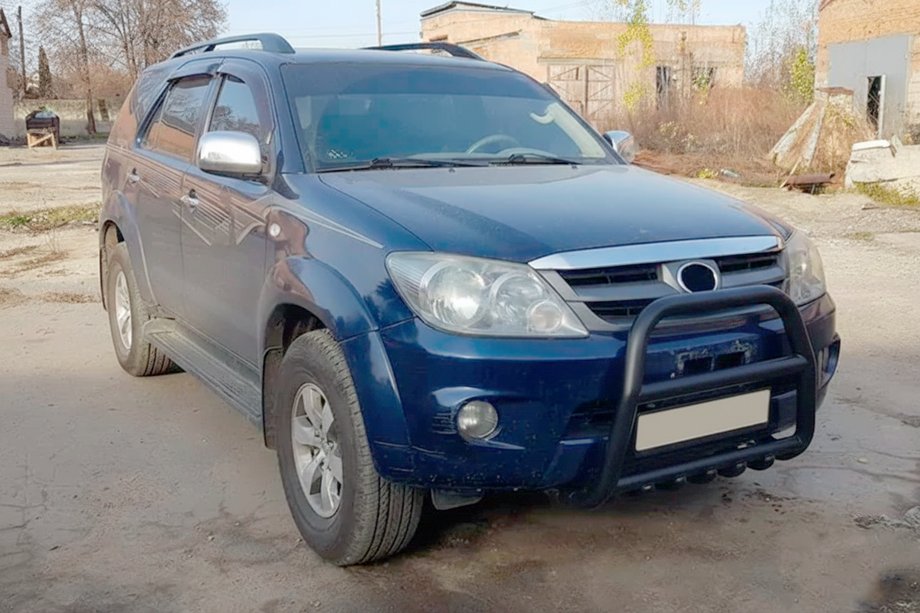 Toyota Fortuner 2006–2015 Bullbar F12-11 Black (RVS) Foto 2