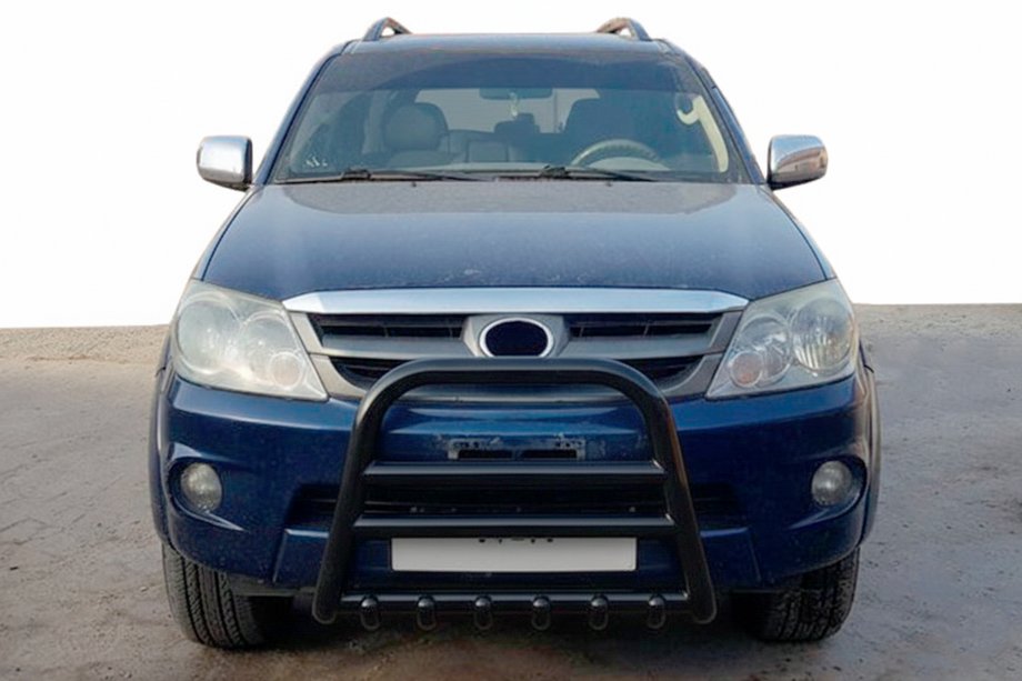 Toyota Fortuner 2006–2015 Bullbar F12-11 Black (RVS) Foto 3