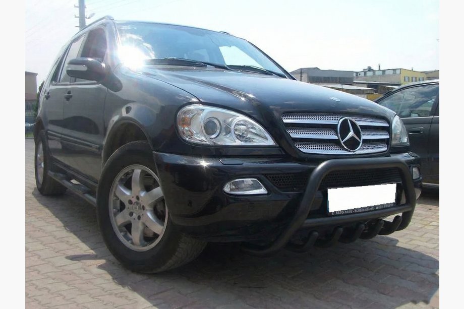 Mercedes ML W163 1997–2005 Bullbar Black (RVS) Image