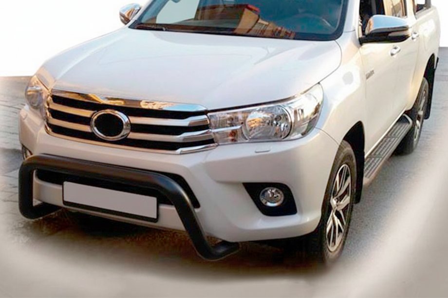Toyota Hilux 2015– Bullbar voorzijde WT009 Black (RVS) Image
