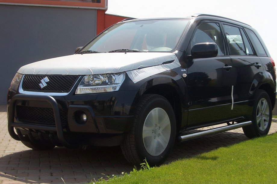 Suzuki Grand Vitara 2005–2017 Bullbar QT006 Black (RVS) Image