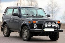 Lada Niva en Urban 1977– Bullbar QT007 Black (roestvrij staal) foto 3