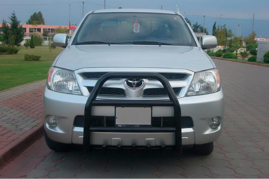 Toyota Hilux 2006–2015 Bullbar QT007 Black (roestvrij staal) Image