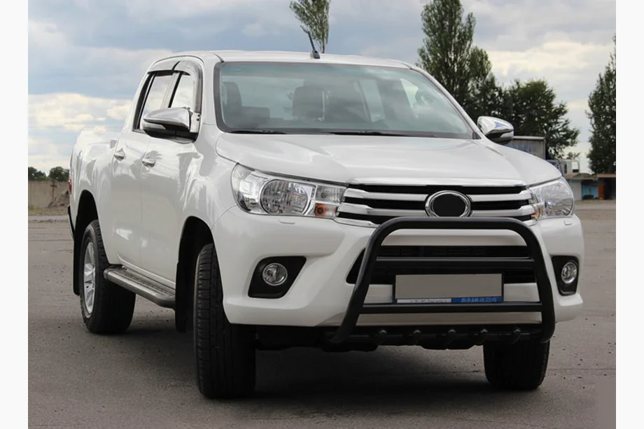 Toyota Hilux 2015– Voorbullbar WT010 Black (RVS) Image